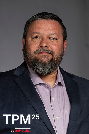 370 TPM25 Professional Headshots