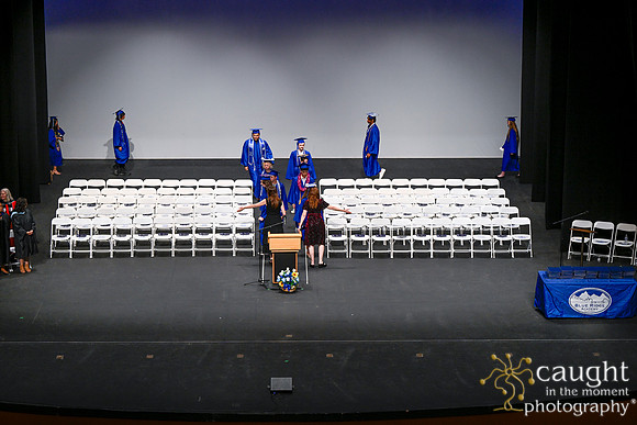 086 High School Graduation Thousand Oaks