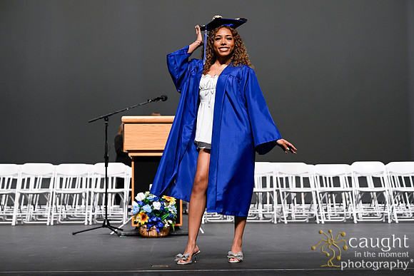 135 High School Graduation Thousand Oaks