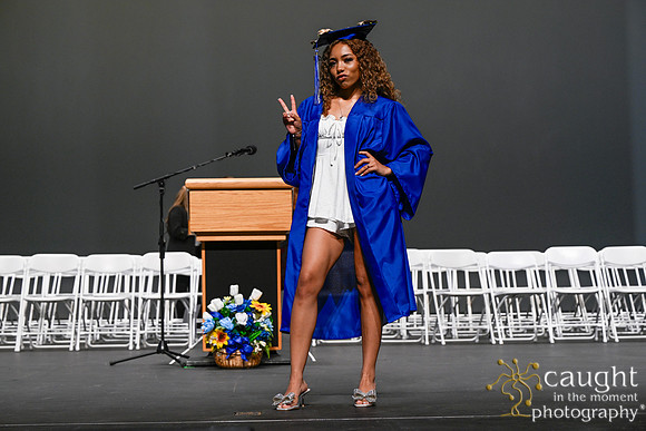 134 High School Graduation Thousand Oaks