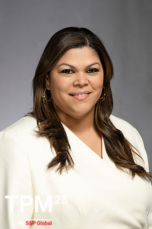 737 TPM25 Professional Headshots