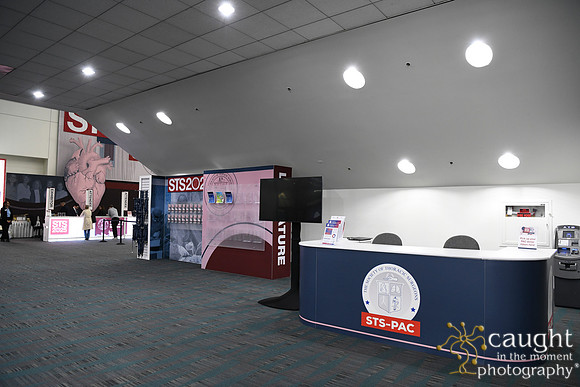 055 STS2025-Registration & Signage