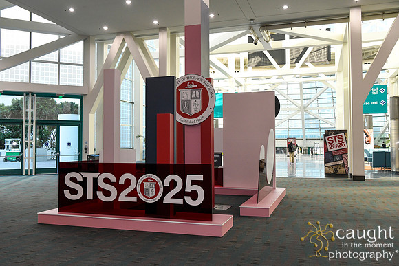 041 STS2025-Registration & Signage
