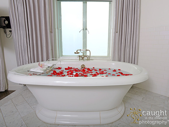 bathtubwithpetals