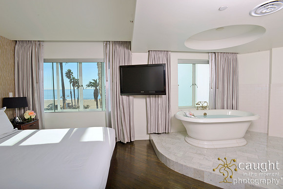 daytimebathtub