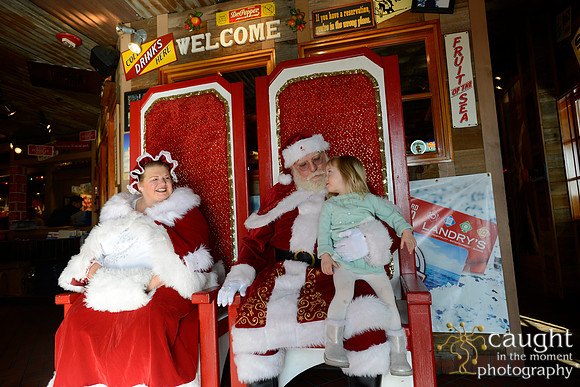 041 Breakfast with Santa at Bubba Gump Anaheim GardenWalk