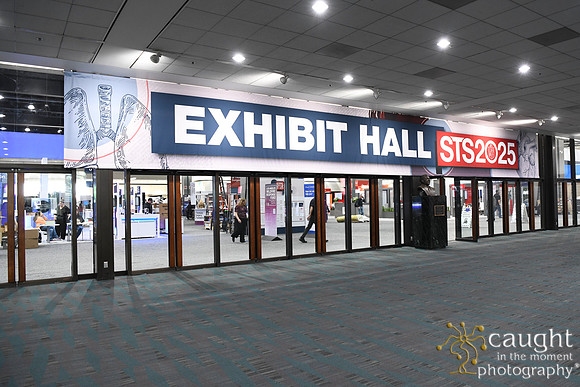 058 STS2025-Registration & Signage