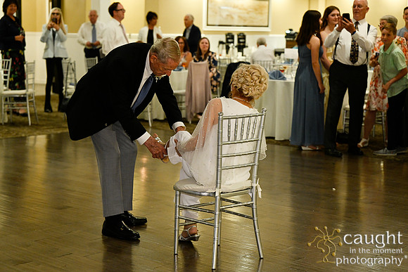 473 Rasmussen Wedding - Bouquet and Garter Toss