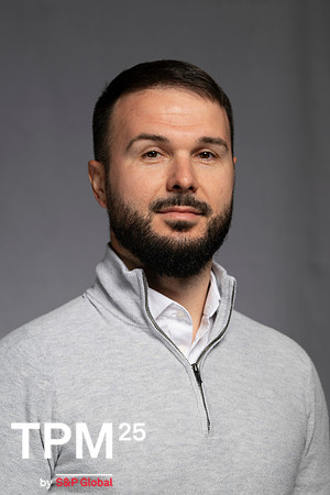 087 TPM25 Professional Headshots