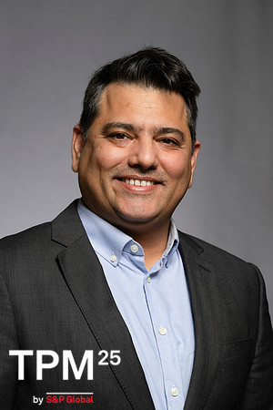 835 TPM25 Professional Headshots
