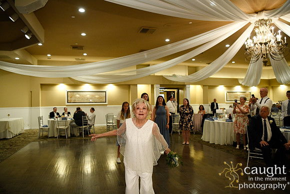 465 Rasmussen Wedding - Bouquet and Garter Toss
