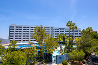 064 Marriott Long Beach Airport