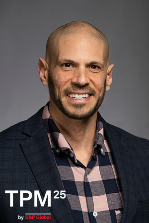 912 TPM25 Professional Headshots