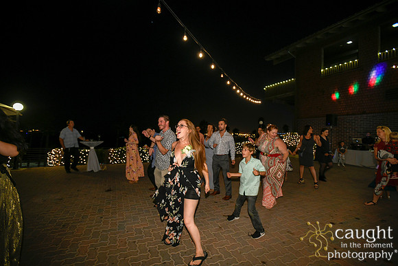 393 Greet Wedding